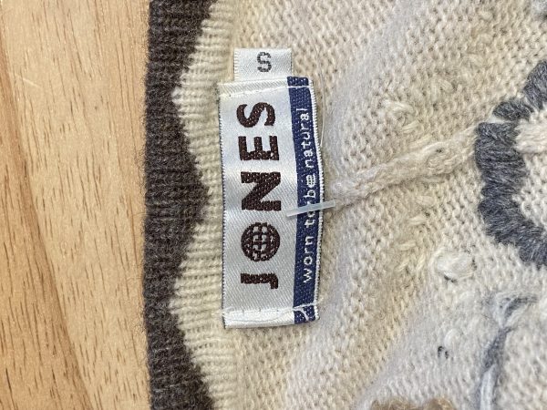 Late 1990s Embroidered Poncho - Image 11