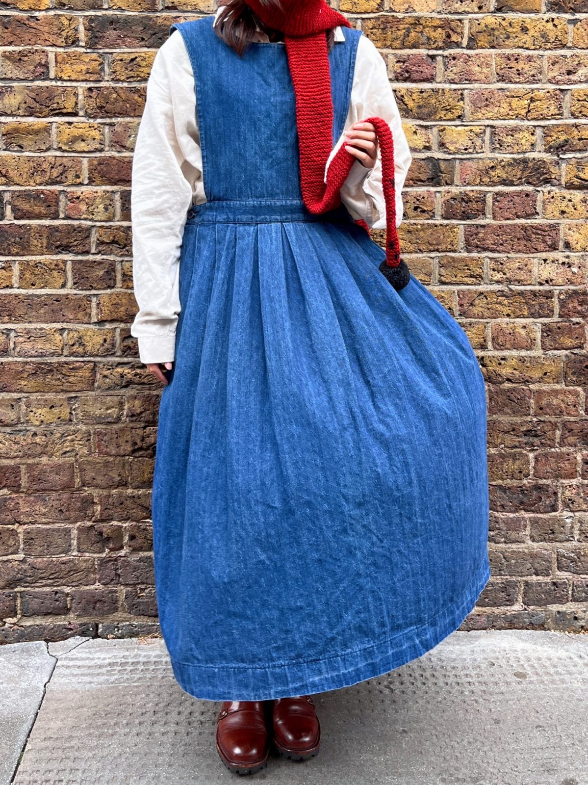 1980s Laura Ashley Denim Pinafore Dress 3 - Gong Nong Bing Vintage Vintage Laura Ashley pinafore worn by model