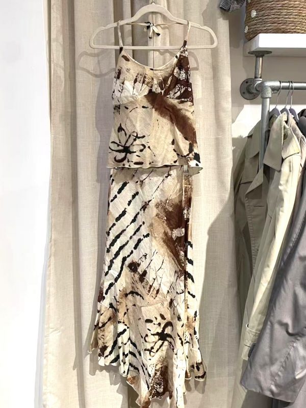 Full hanging view of top-out women’s wear early 2000s abstract linen two-piece set