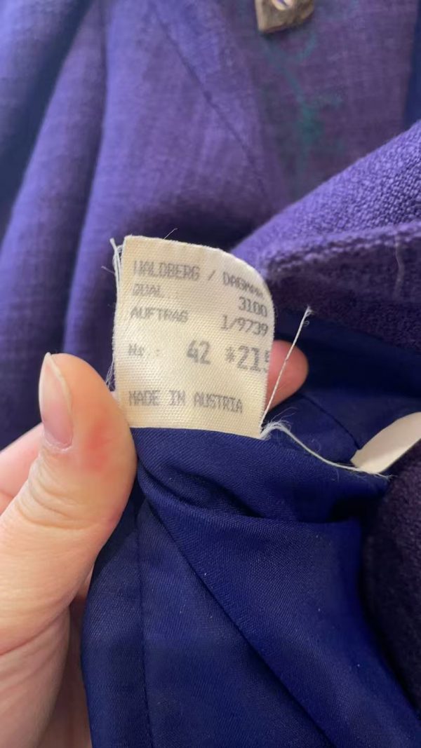Labels of 1970s Alpine jacket with puff sleeves