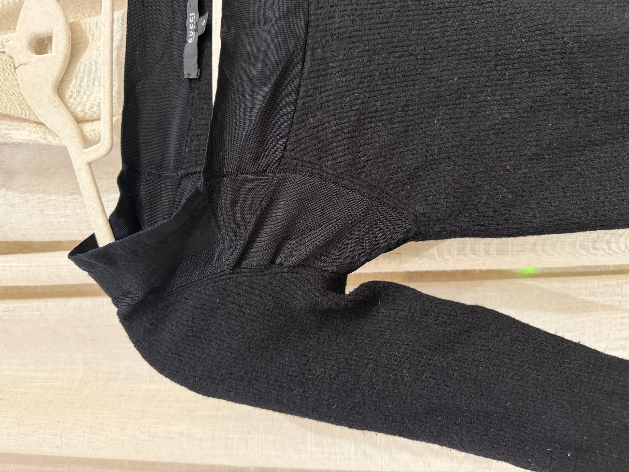 Gucci Late 1990s Sculpted Knit Top 5 - Gong Nong Bing Vintage Vintage Gucci Made in Italy ribbed knit fabric close-up