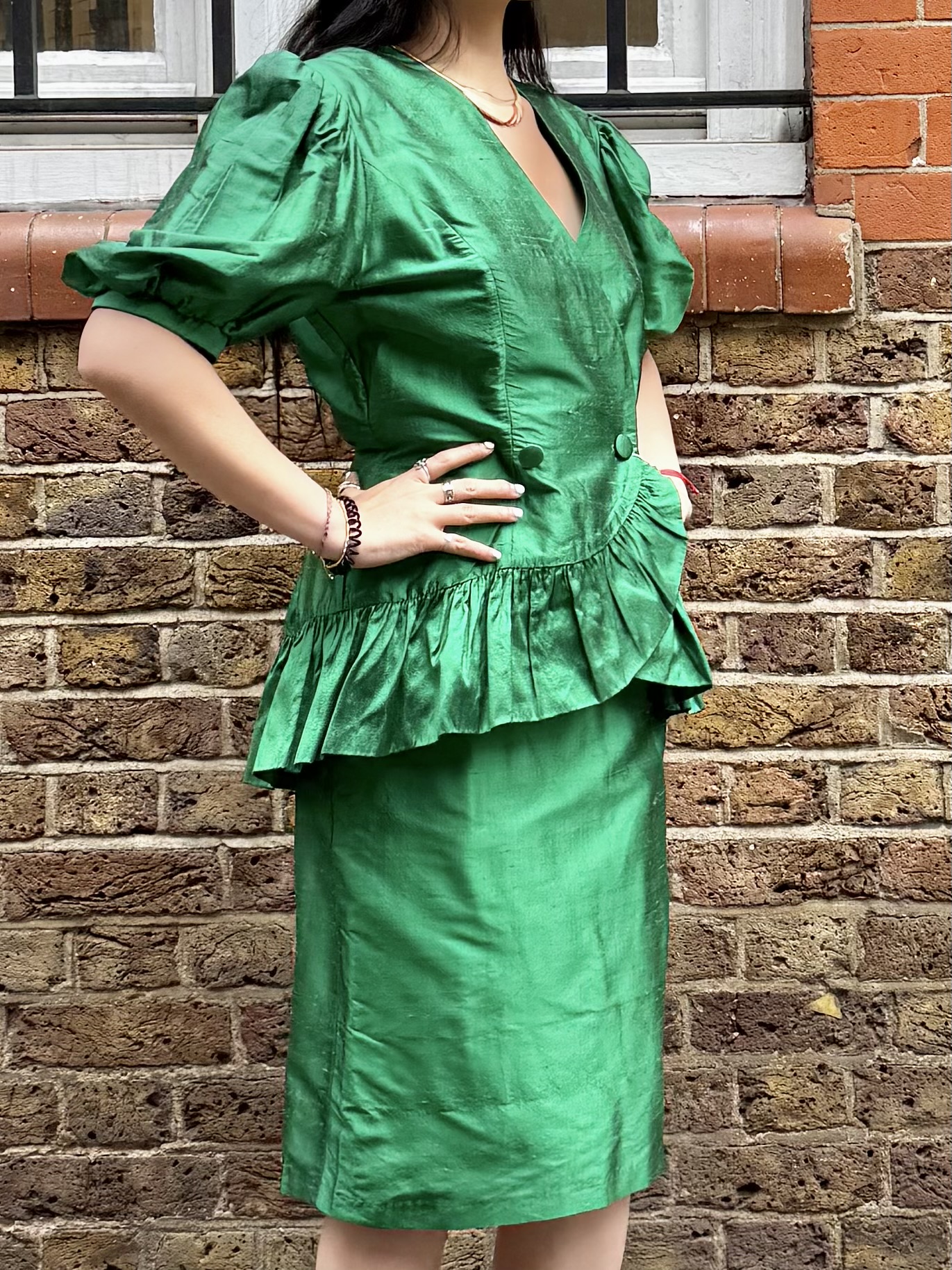 1980s Ariella Emerald Set – Stunning Made in UK Occasionwear 4 - Gong Nong Bing Vintage 1980s Ariella Emerald Set – Stunning Made in UK Occasionwear - Image 4