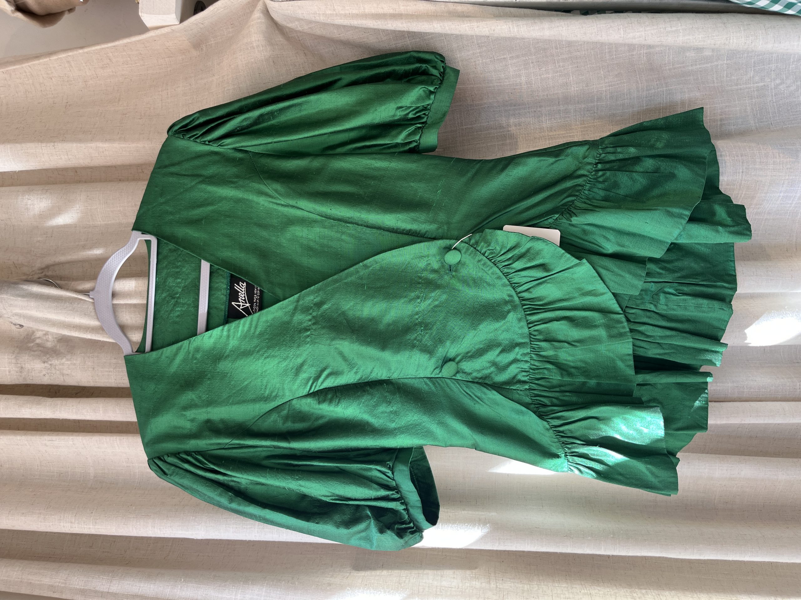 1980s Ariella Emerald Set – Stunning Made in UK Occasionwear 10 - Gong Nong Bing Vintage 1980s Ariella emerald set with puff sleeves and covered buttons