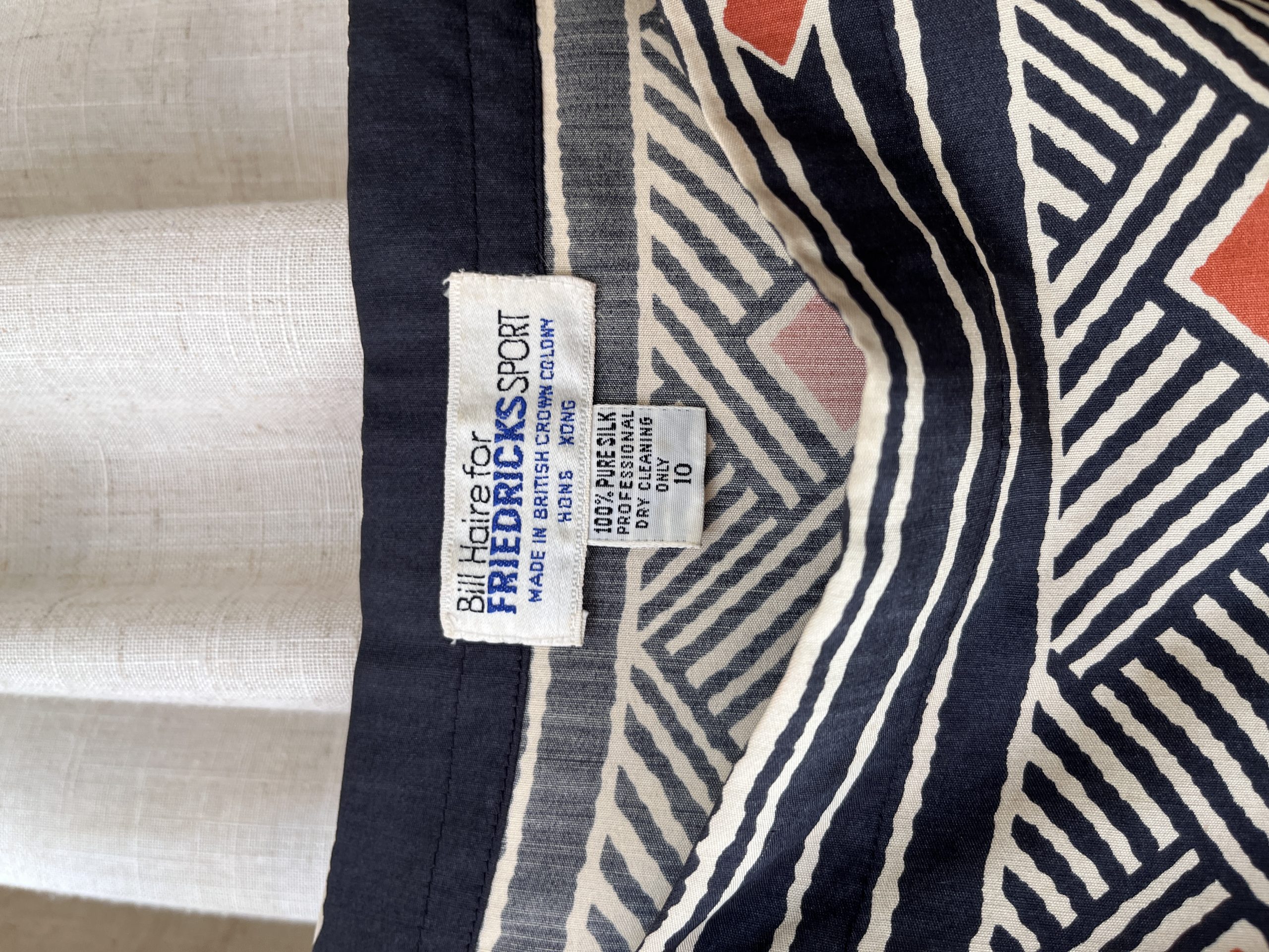 1970s Silk Resort Set – Stunning Bill Haire Designer Vintage 11 - Gong Nong Bing Vintage Bill Haire for Friedricks Sport 1970s silk resort set label detail